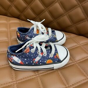 Toddler Space All Star Converse size 5